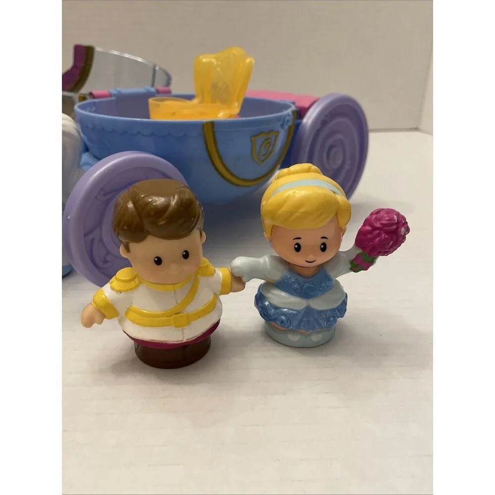 Fisher Price Little People Cinderella Carriage Lights & Sounds Works & 2 Figures